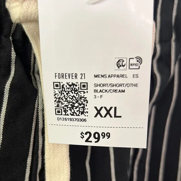 Forever 21 Men’s Black and White Pinstriped Flat Front Shorts 2XL - Picture 2 of 6